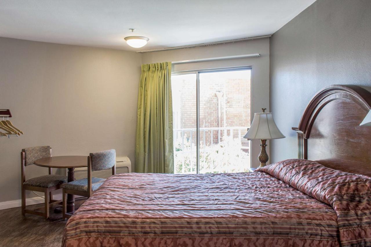 Econo Lodge Gorman Lebec Zewnętrze zdjęcie