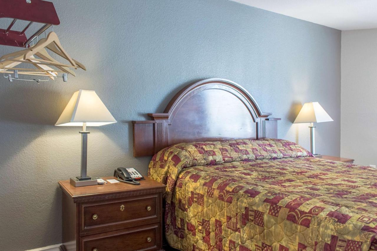 Econo Lodge Gorman Lebec Zewnętrze zdjęcie