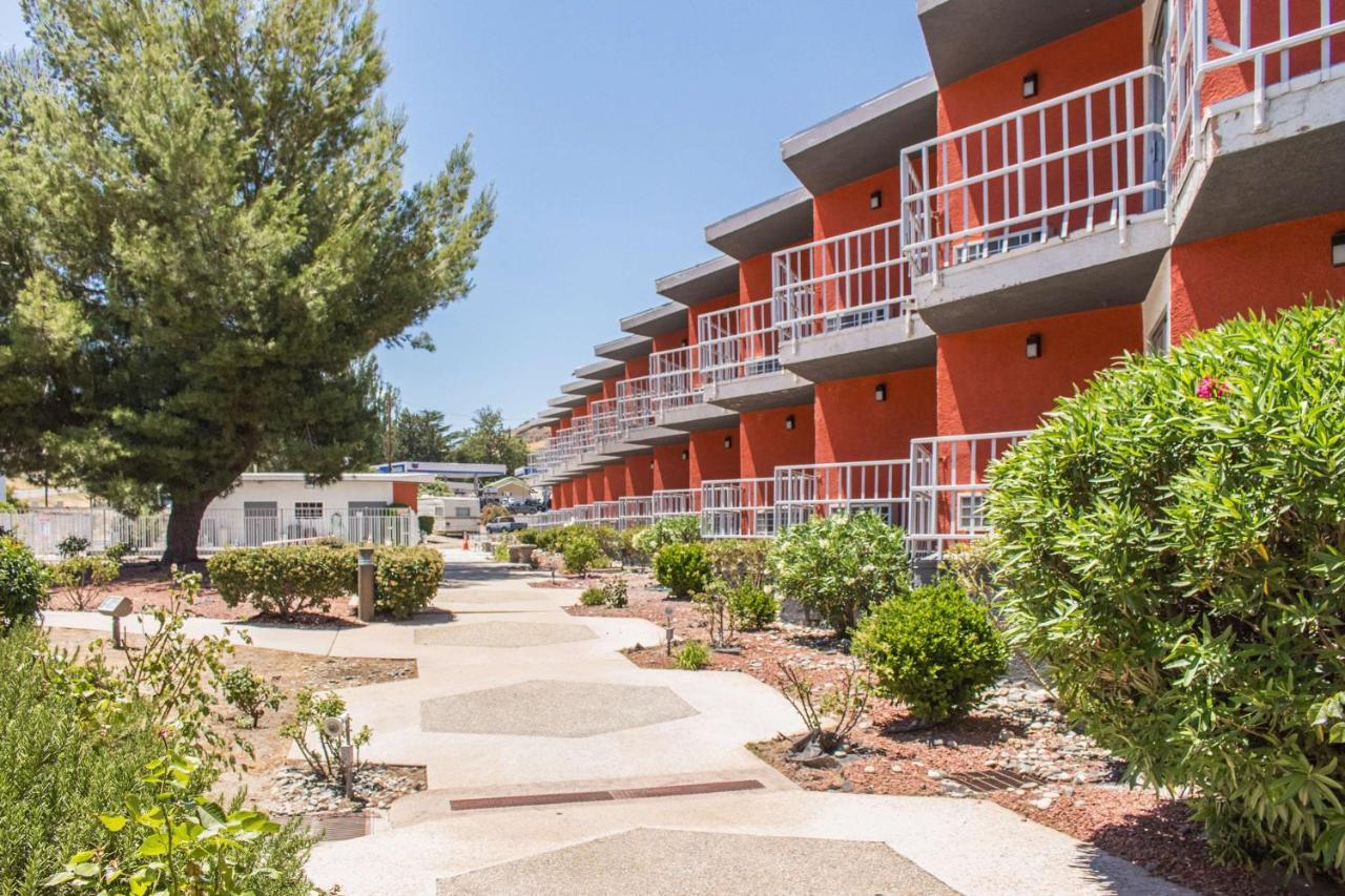 Econo Lodge Gorman Lebec Zewnętrze zdjęcie