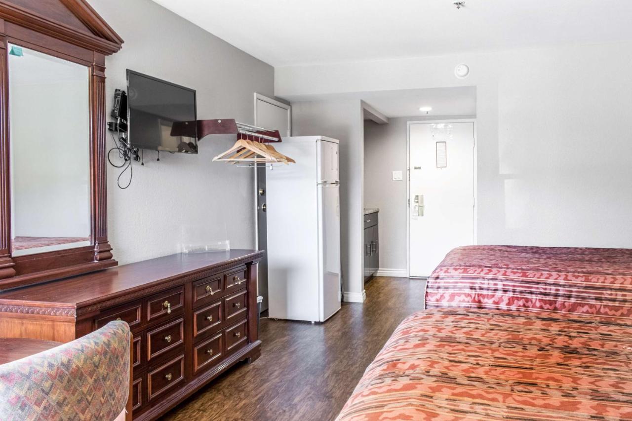 Econo Lodge Gorman Lebec Zewnętrze zdjęcie